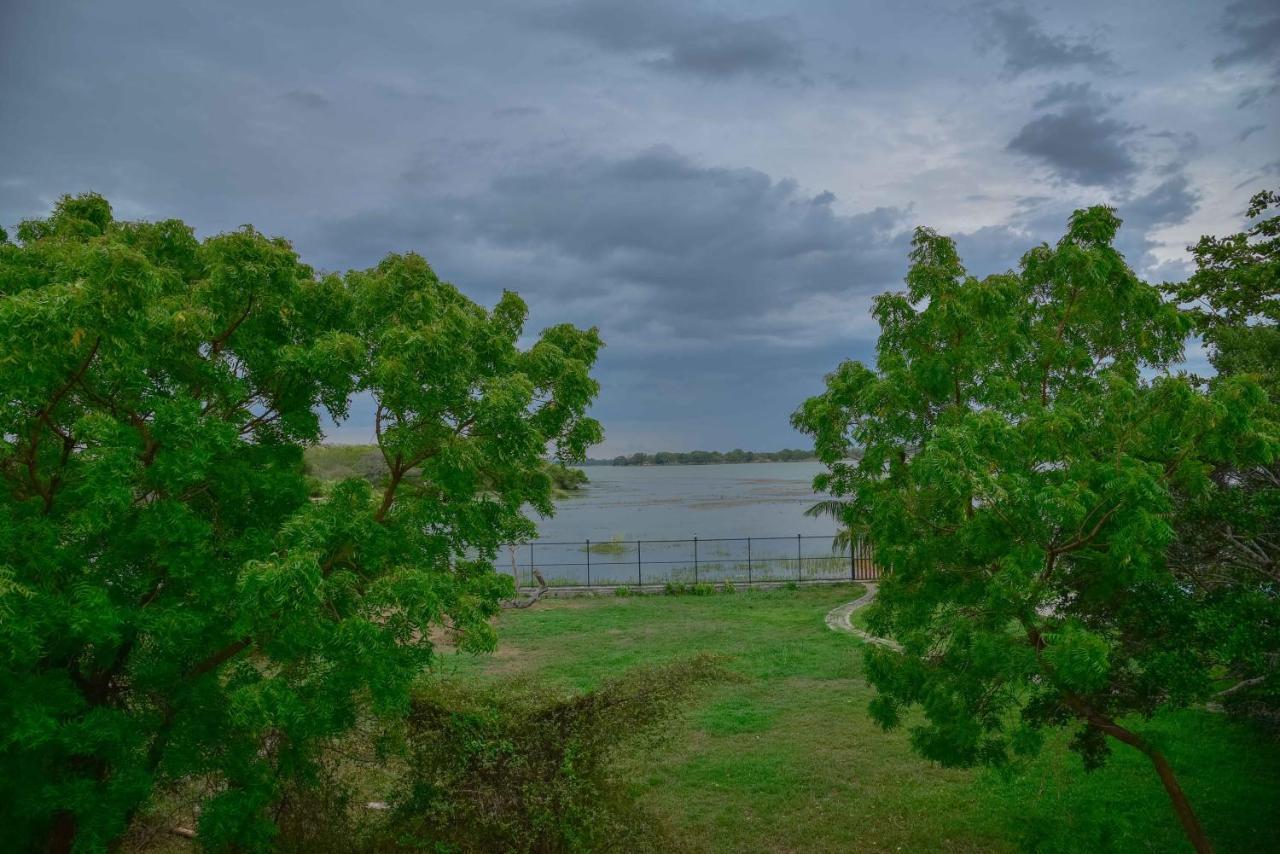 Lake Villa Resort ทิซซามาฮารามา ภายนอก รูปภาพ