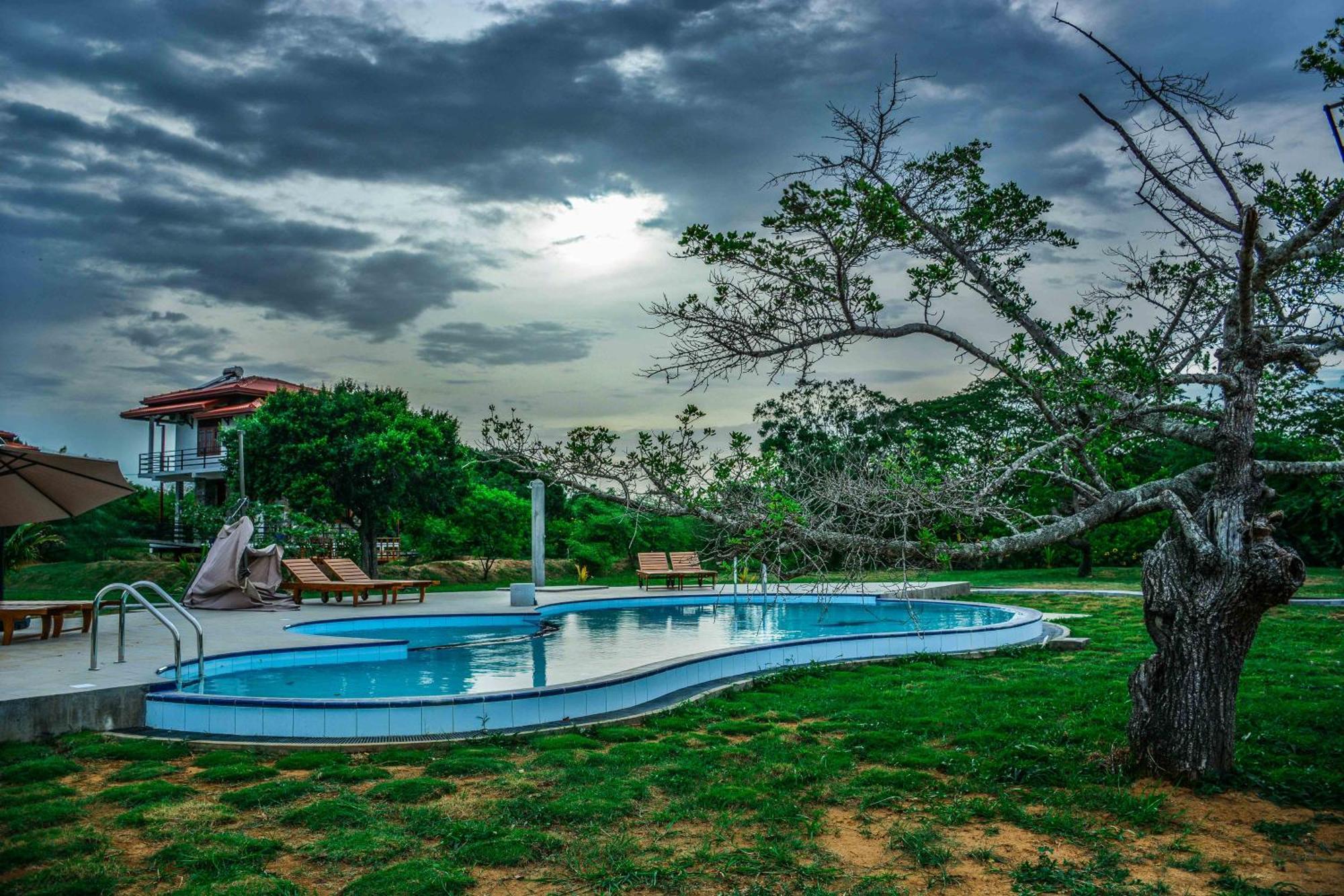 Lake Villa Resort ทิซซามาฮารามา ภายนอก รูปภาพ