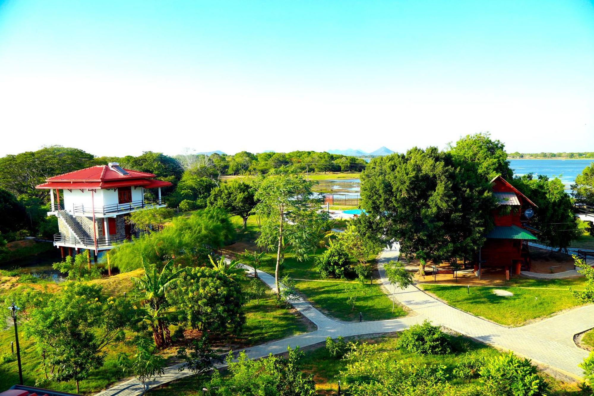 Lake Villa Resort ทิซซามาฮารามา ภายนอก รูปภาพ