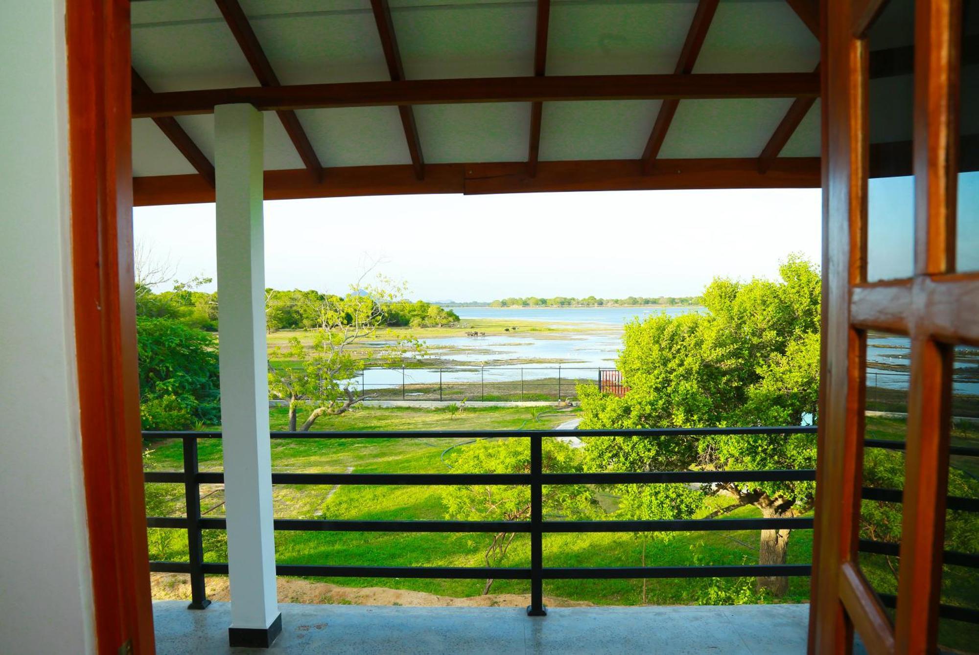 Lake Villa Resort ทิซซามาฮารามา ภายนอก รูปภาพ