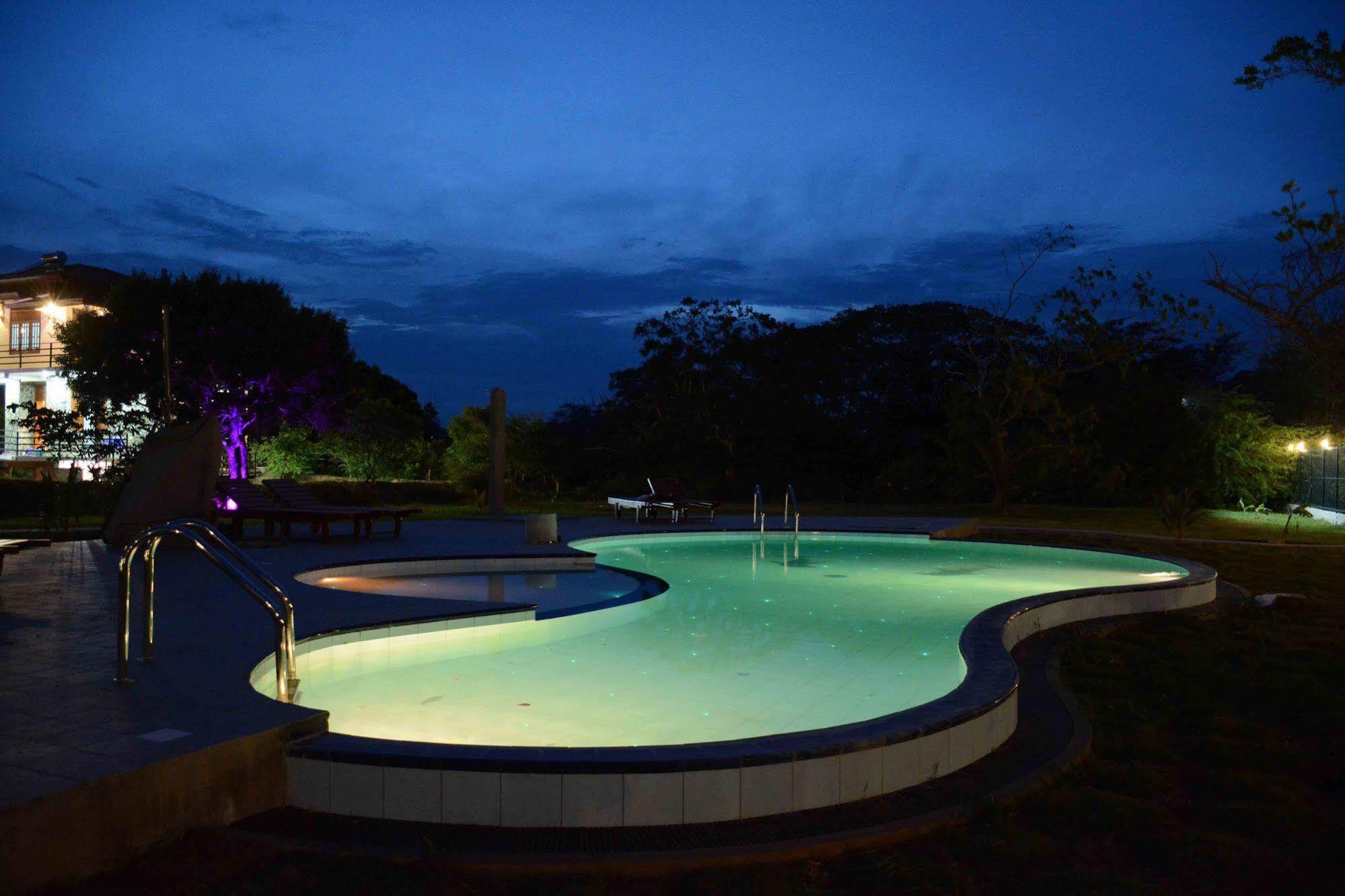 Lake Villa Resort ทิซซามาฮารามา ภายนอก รูปภาพ